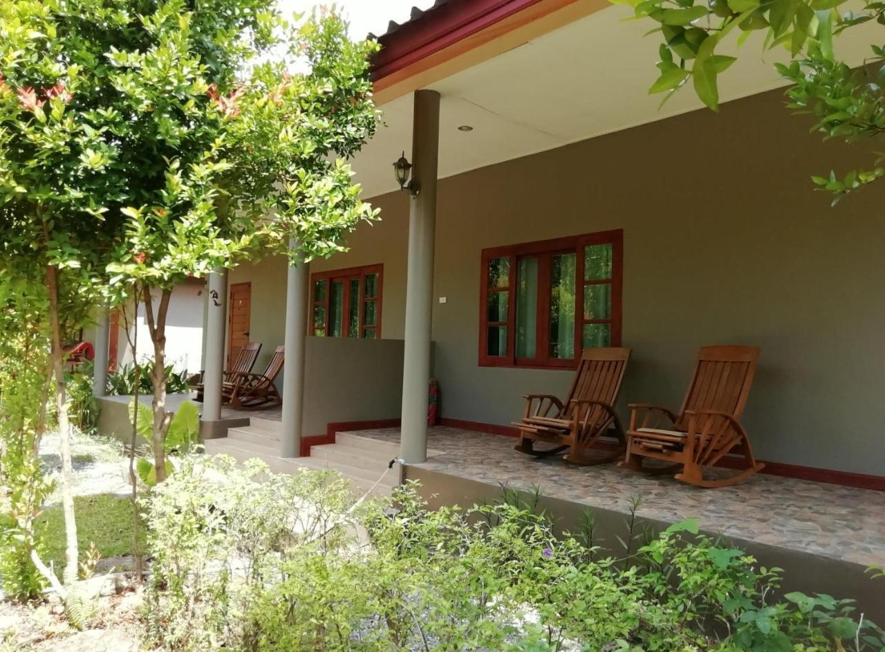Lanta Wanida Resort Ko Lanta Exterior foto